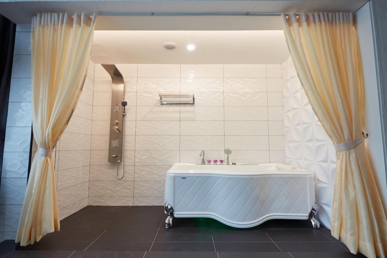 Dream Luxury Hotel Muar Exterior foto