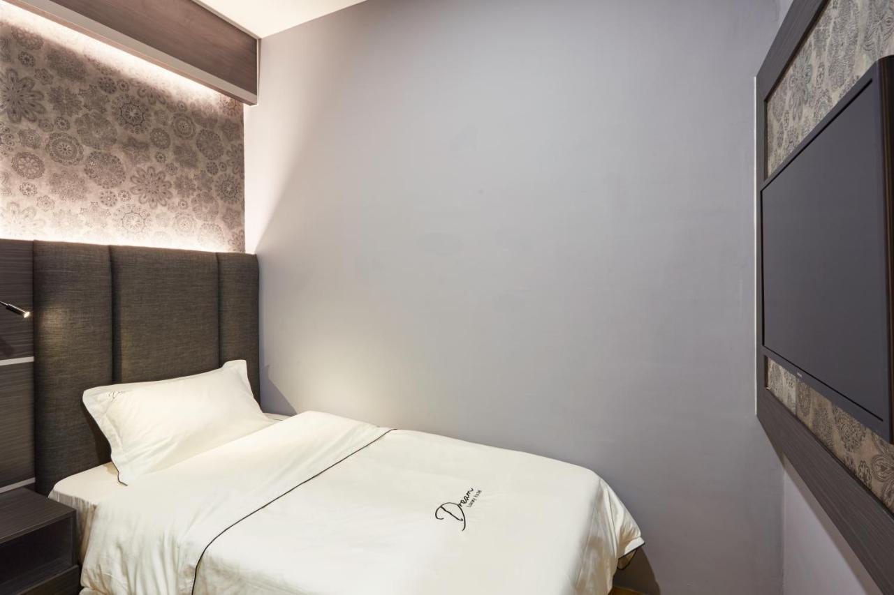Dream Luxury Hotel Muar Exterior foto