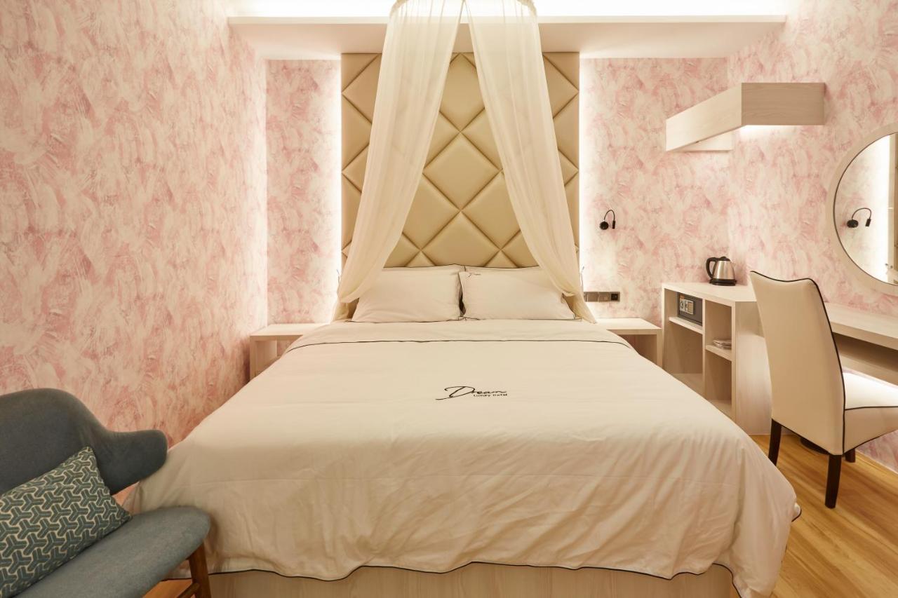 Dream Luxury Hotel Muar Exterior foto
